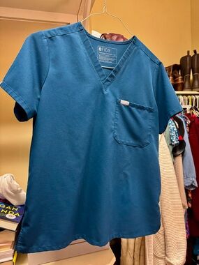 FIGS Caribbean Blue Scrub set